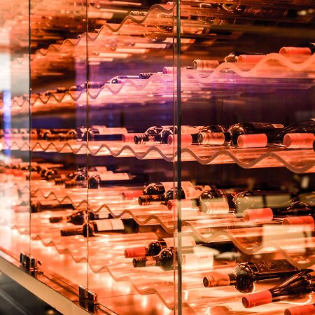 فندق بارك بلازا وستمنستر بريدج لندن المظهر الخارجي الصورة Wine cellar