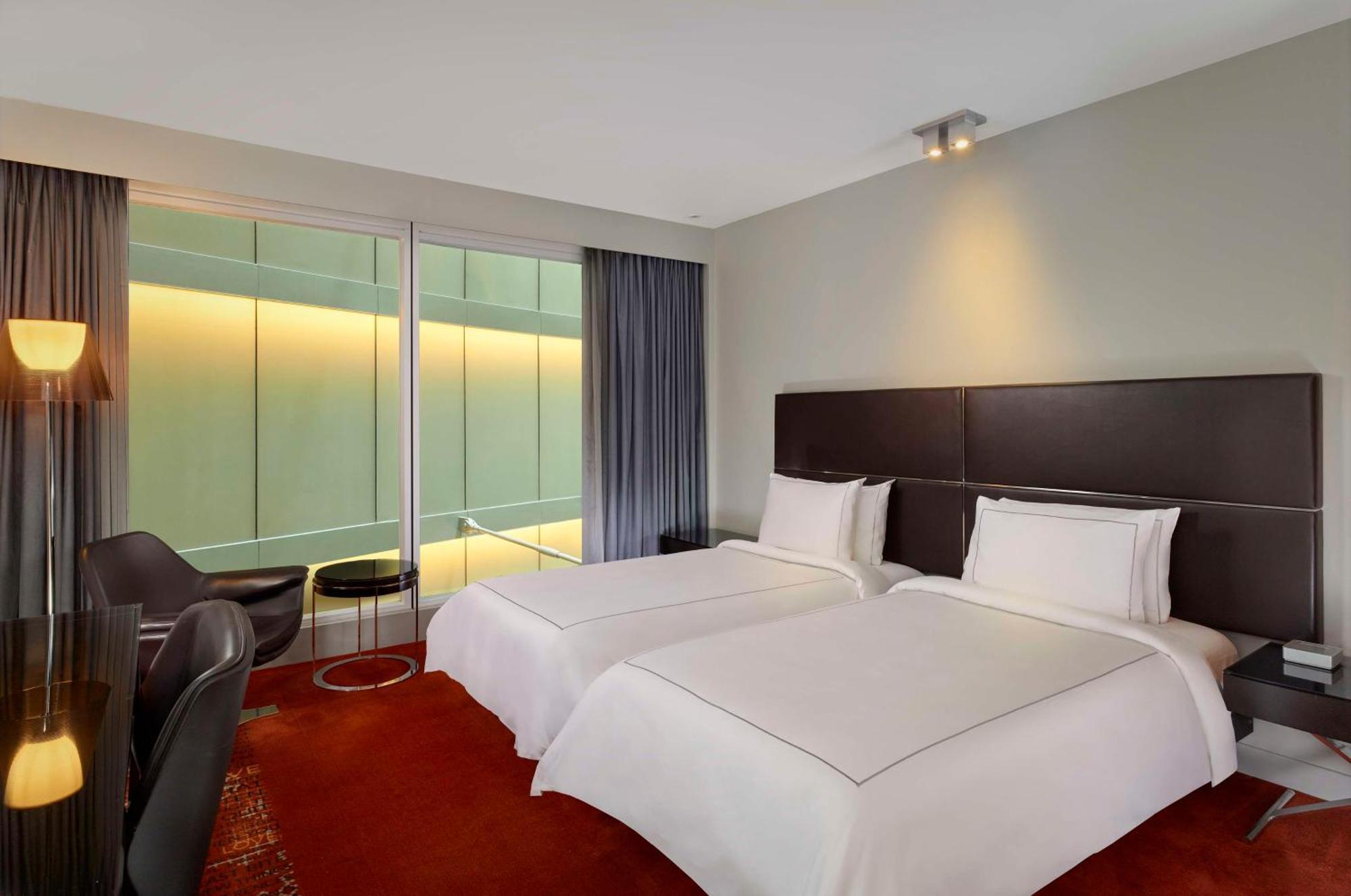 فندق بارك بلازا وستمنستر بريدج لندن المظهر الخارجي الصورة A room at the hotel
