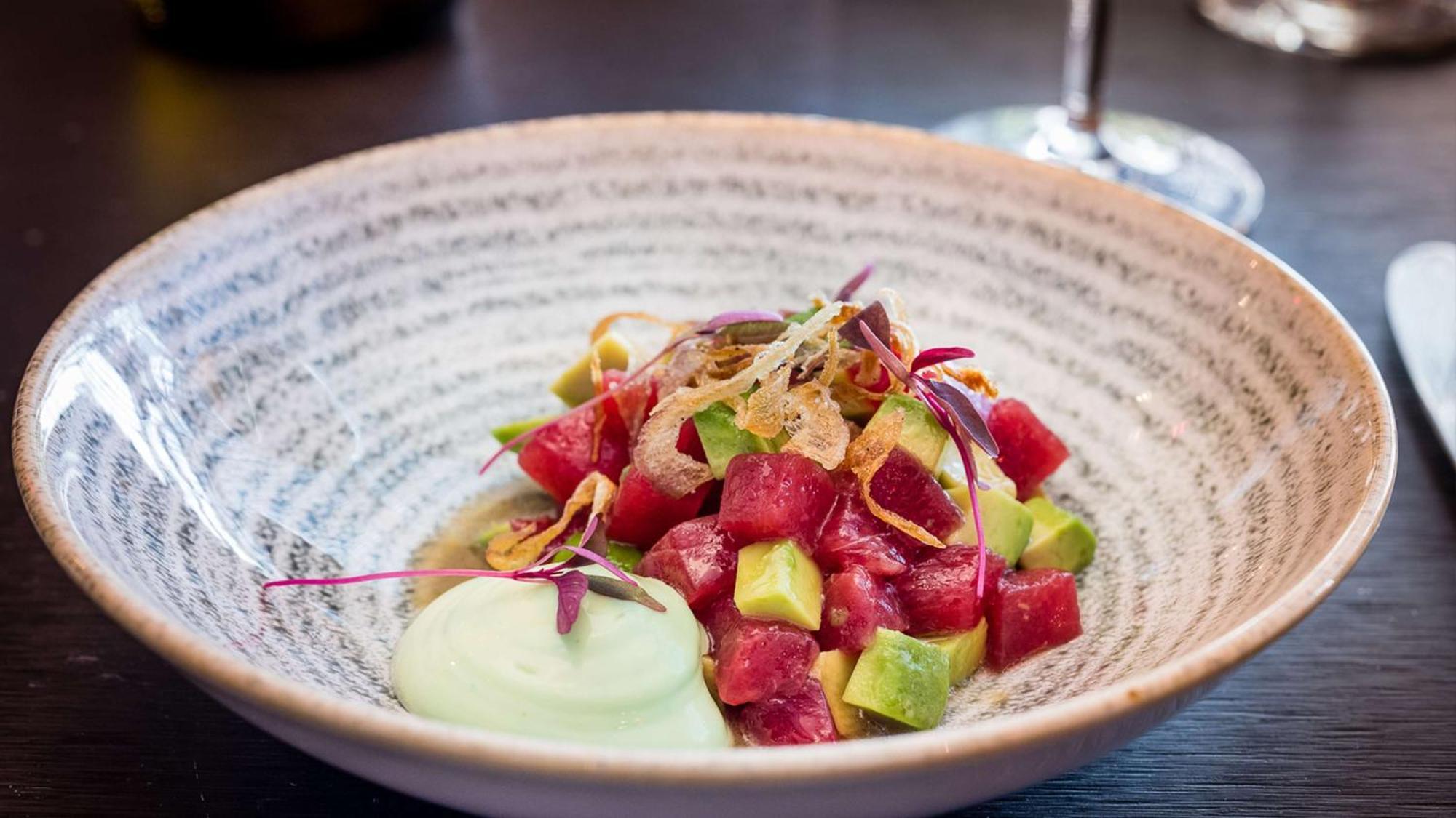 فندق بارك بلازا وستمنستر بريدج لندن المظهر الخارجي الصورة Tuna poke