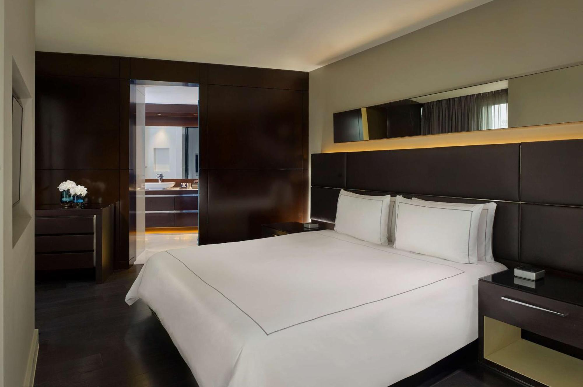 فندق بارك بلازا وستمنستر بريدج لندن المظهر الخارجي الصورة A room at the Four Seasons Hotel in Hong Kong