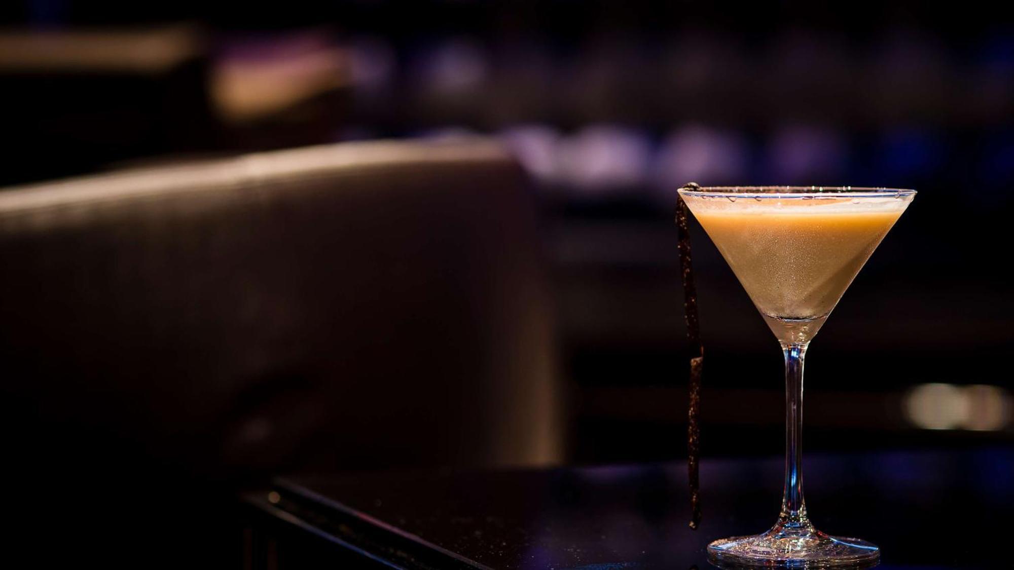 فندق بارك بلازا وستمنستر بريدج لندن المظهر الخارجي الصورة "A martini with a twist"