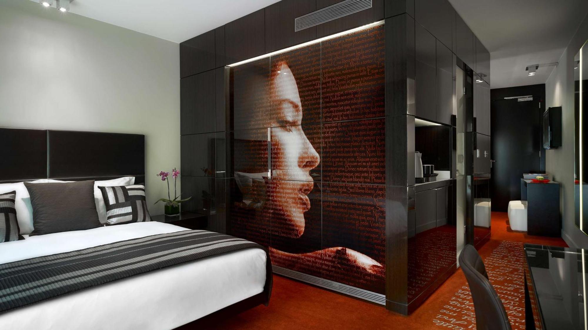 فندق بارك بلازا وستمنستر بريدج لندن المظهر الخارجي الصورة The interior of a room at the Westin Berlin